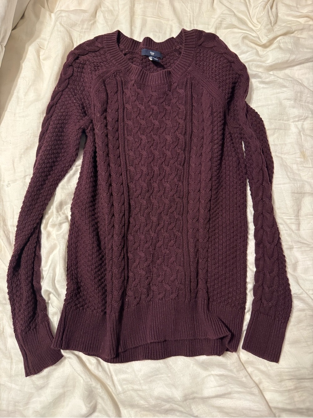 Gap women’s cable Knit Crewneck Sweater - Burgundy